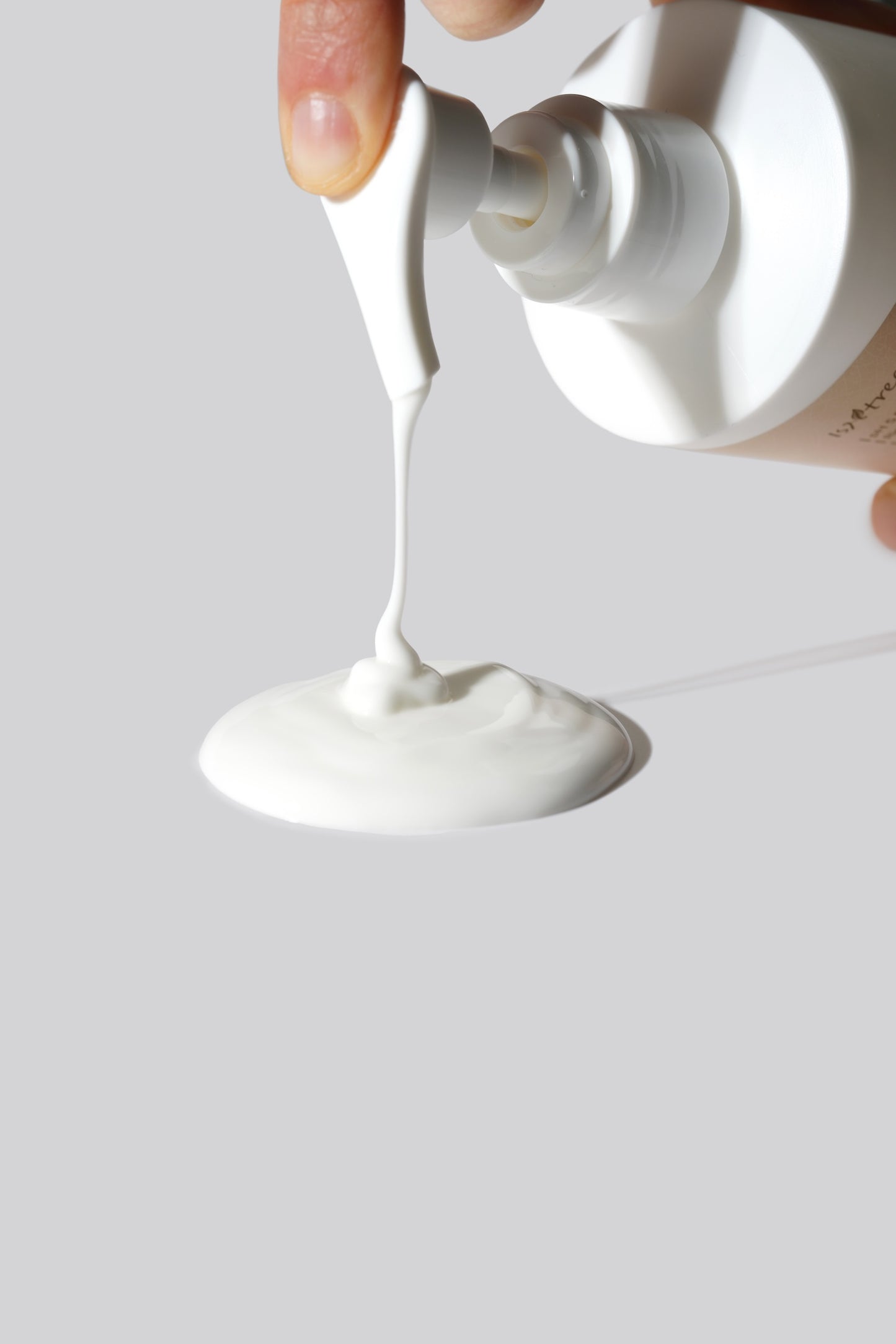 [Isntree] Yam Root Vegan Milk Cleanser 220ml